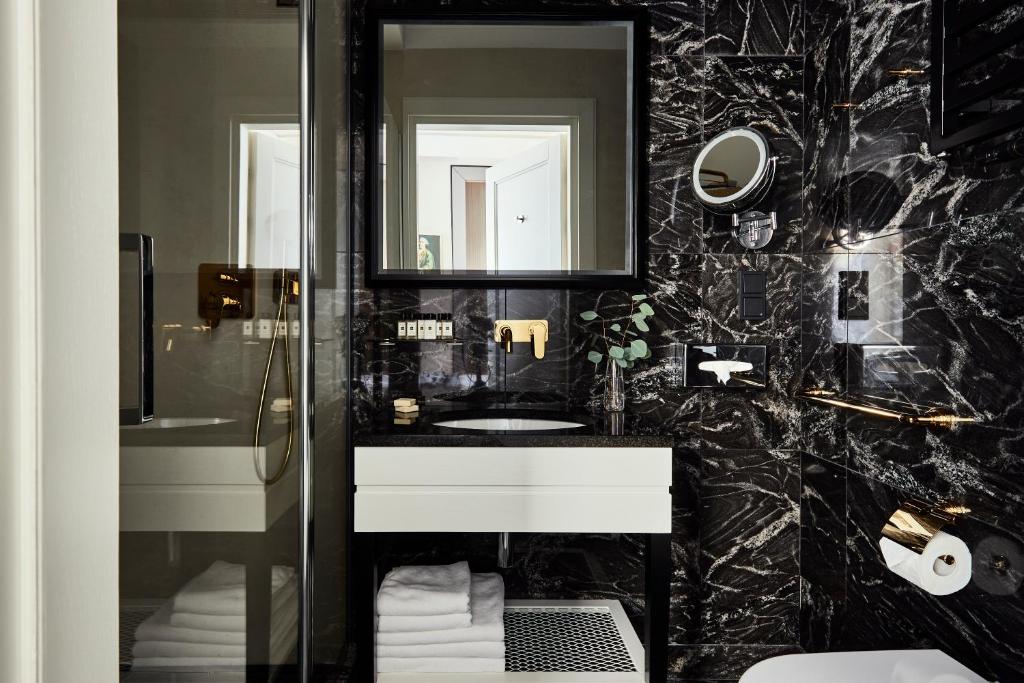 Hotel Teatro Boutique Old Town - Destigo Hotels photo