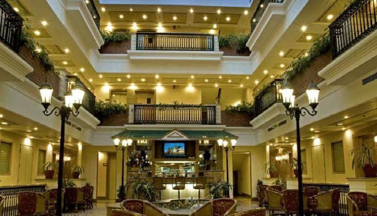 Restaurace v ubytování Savoy Suites Noida
