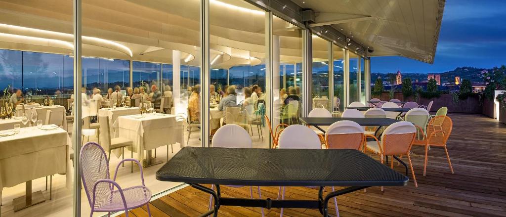 Restaurace v ubytování Hotel Ristorante I Castelli