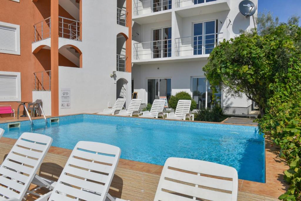 Bazén v ubytování Open Sky Apartments nebo v jeho okolí
