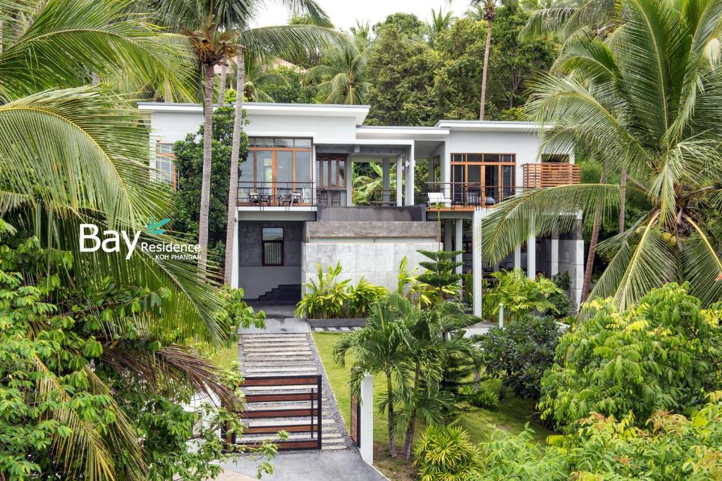 Ein Garten an der Unterkunft Bay Villas Koh Phangan