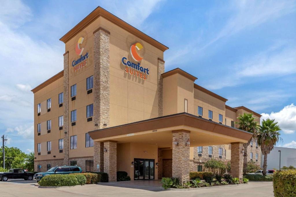 uma representação de um exterior de hotel em Comfort Suites Buda - Austin South em Buda