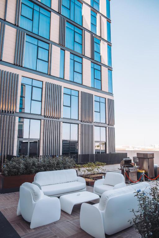 Staybridge Suites Dubai Al-Maktoum Airport by IHG - Resim 23