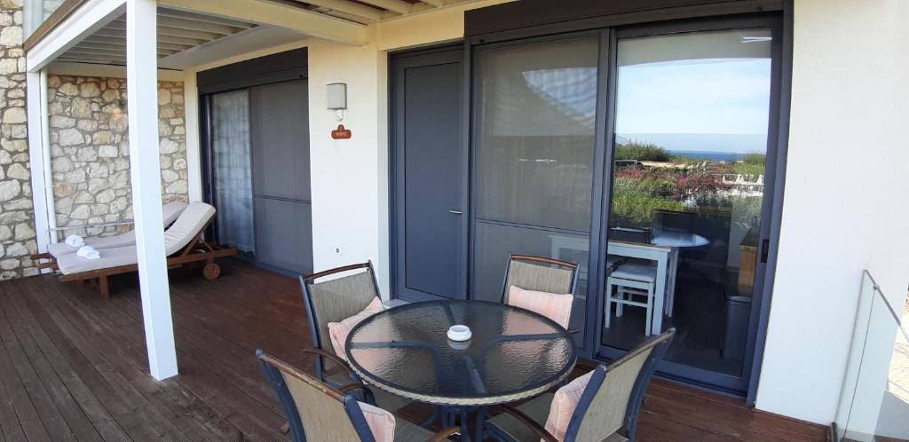 Balkon lub taras w obiekcie Artemis Village Apartments & Studios