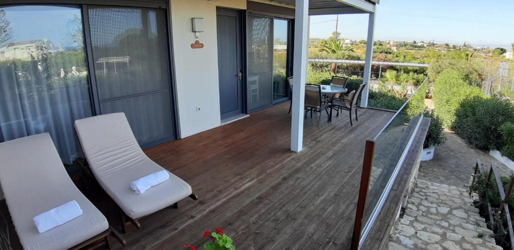Balkon lub taras w obiekcie Artemis Village Apartments & Studios