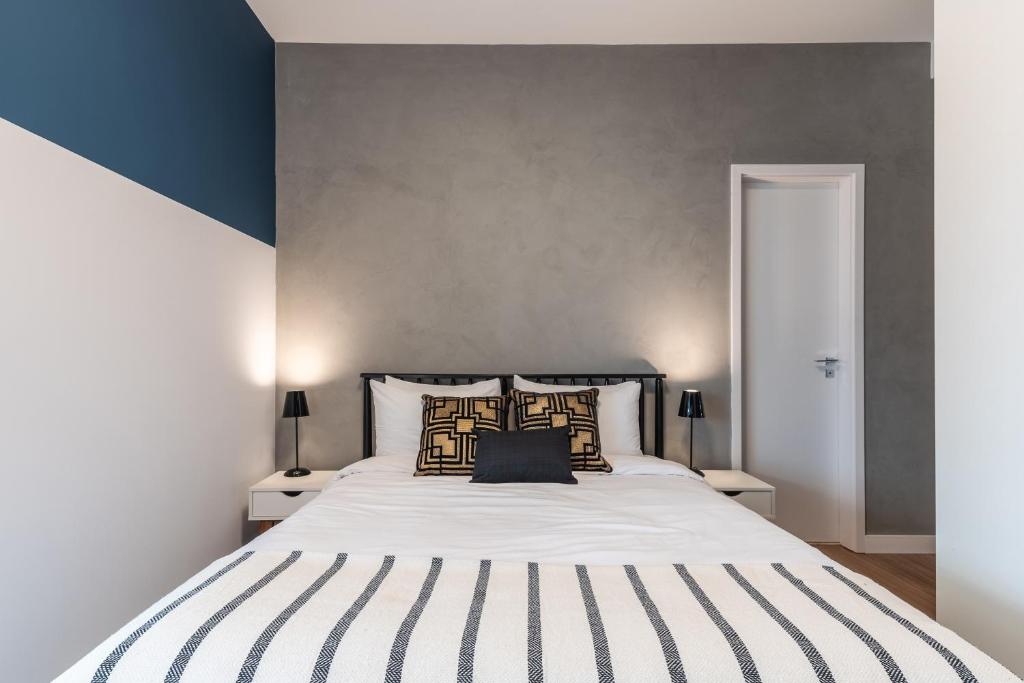  Apartamento estiloso com varanda - Vila Olímpia