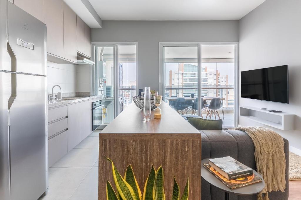  Apartamento completo com varanda - Vila Olímpia