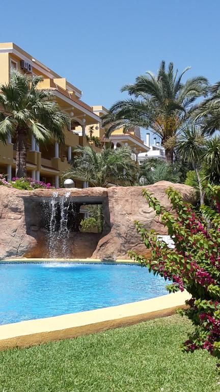 Bazén v ubytování Precioso apart sur y norte cerca playa y centro - Cascadas de la Marina nebo v jeho okolí