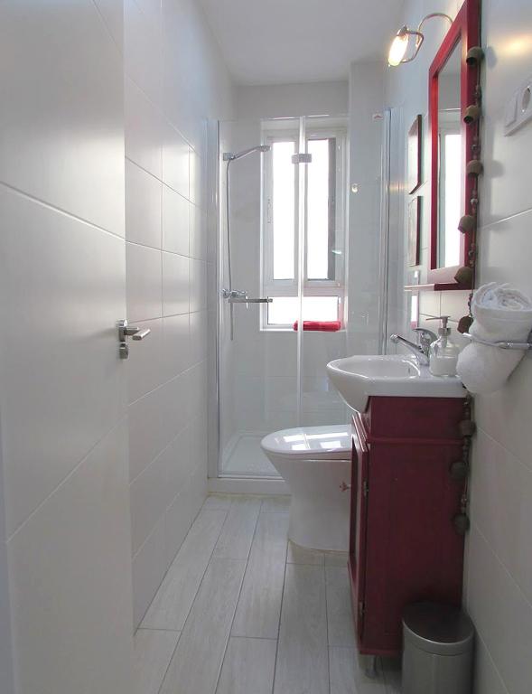 Kúpeľňa v ubytovaní Apartamento a 50 metros de la playa malagueta con vistas al mar