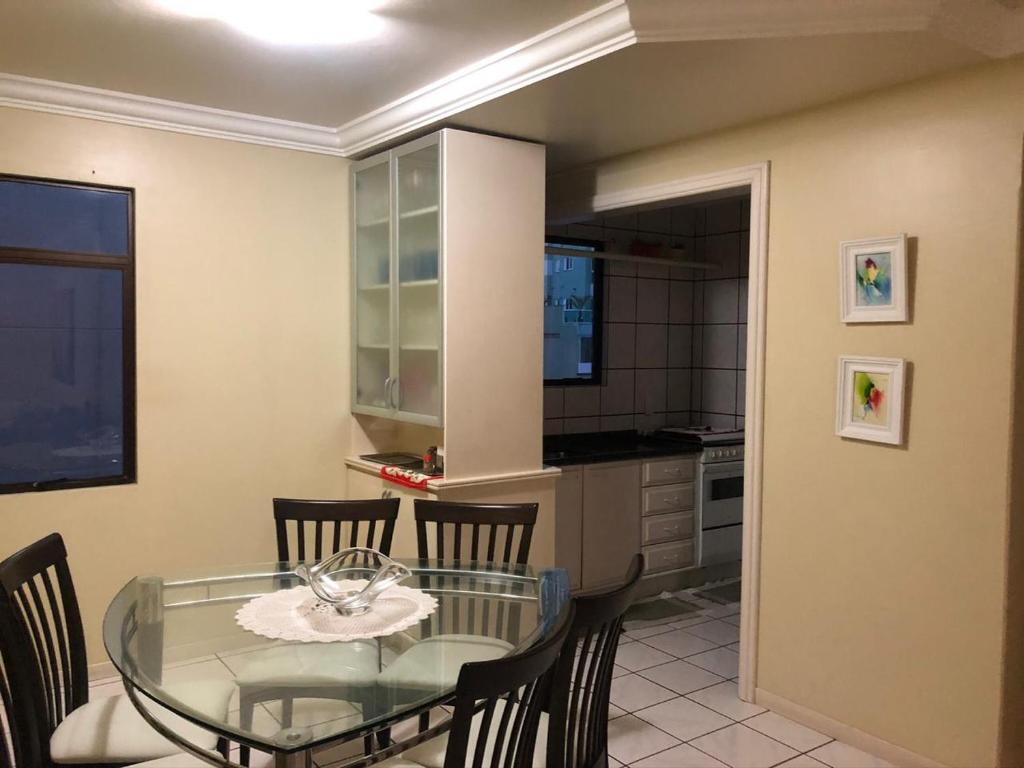  Apartamento Meia Praia