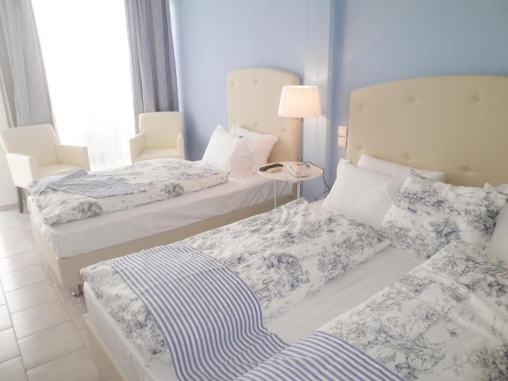 Seafront Studios and Apartments - 17