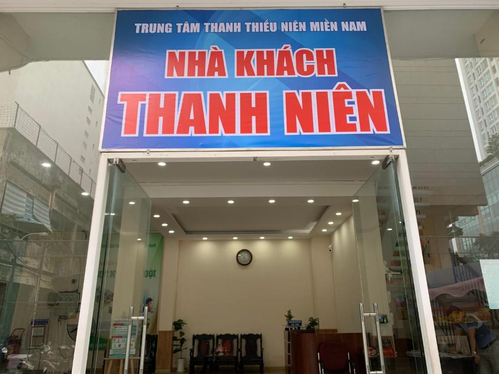 una señal que lee a nima khash thanhm hombres en una tienda en Thanh Nien Guest House en Ho Chi Minh