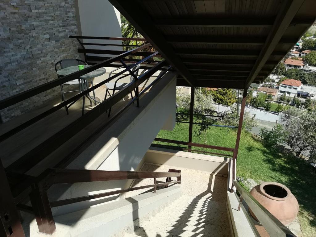 Balkón nebo terasa v ubytování Kakopetria Heights