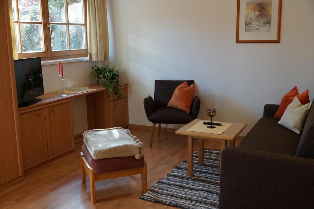 A television and/or entertainment centre at Landhaus Schneider