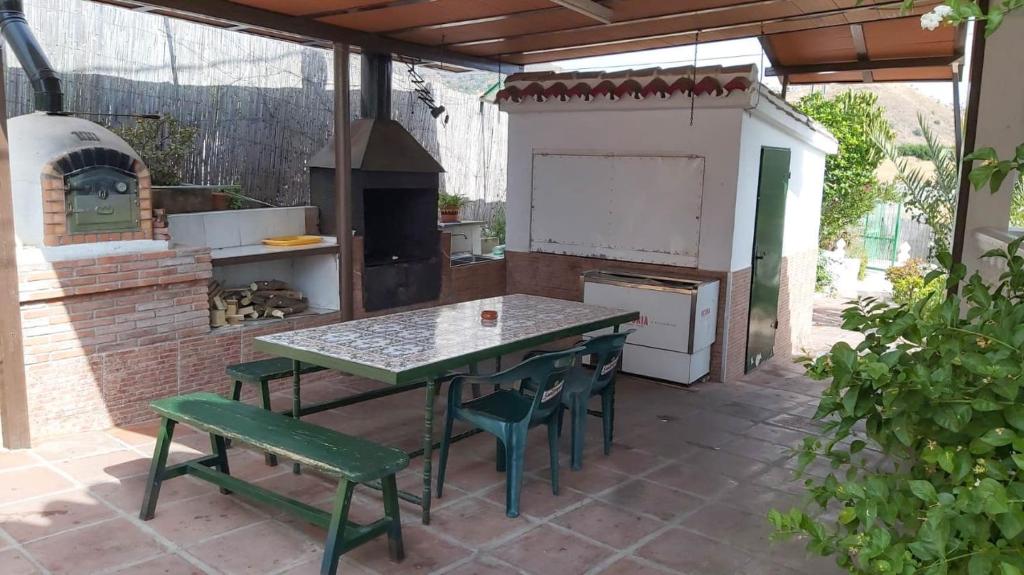 Patio nebo venkovní prostory v ubytování Casa Rural Los Caballos Finca Canca Alora Caminito del Rey