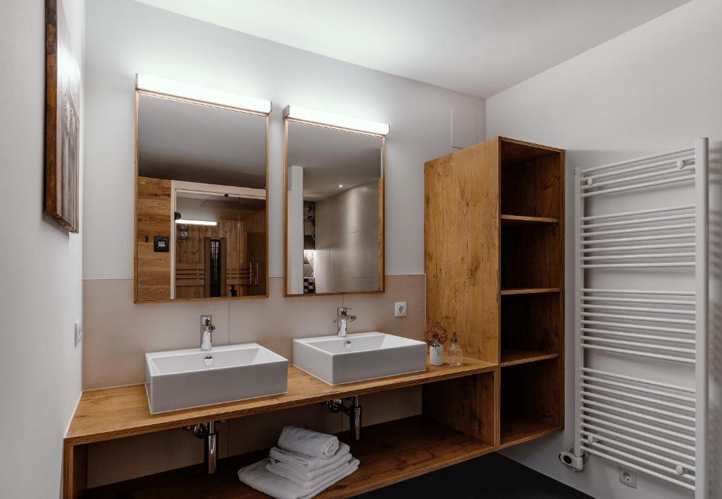 Koupelna v ubytování Verwall Apartment Arlberg - mit Sauna, Balkon und Skiraum