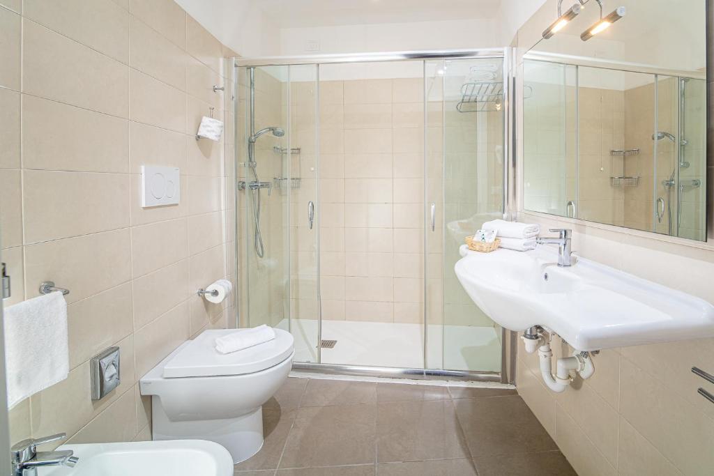 Koupelna v ubytování Hotel Karinzia