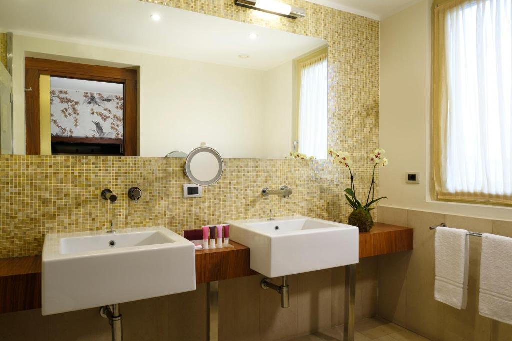 Koupelna v ubytování Enterprise Hotel Design & Boutique
