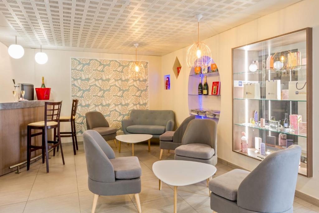 Posezení v ubytování Sure Hotel by Best Western Reims Nord