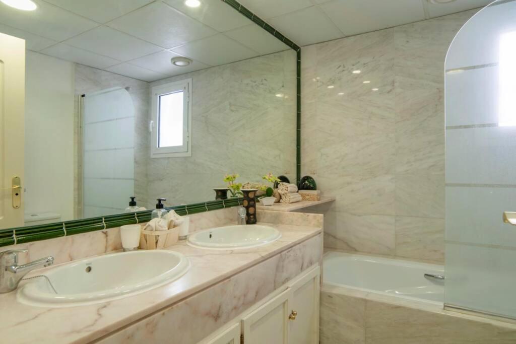 022 - Superb Holiday Home with Relaxing Terraces Near Golf ...