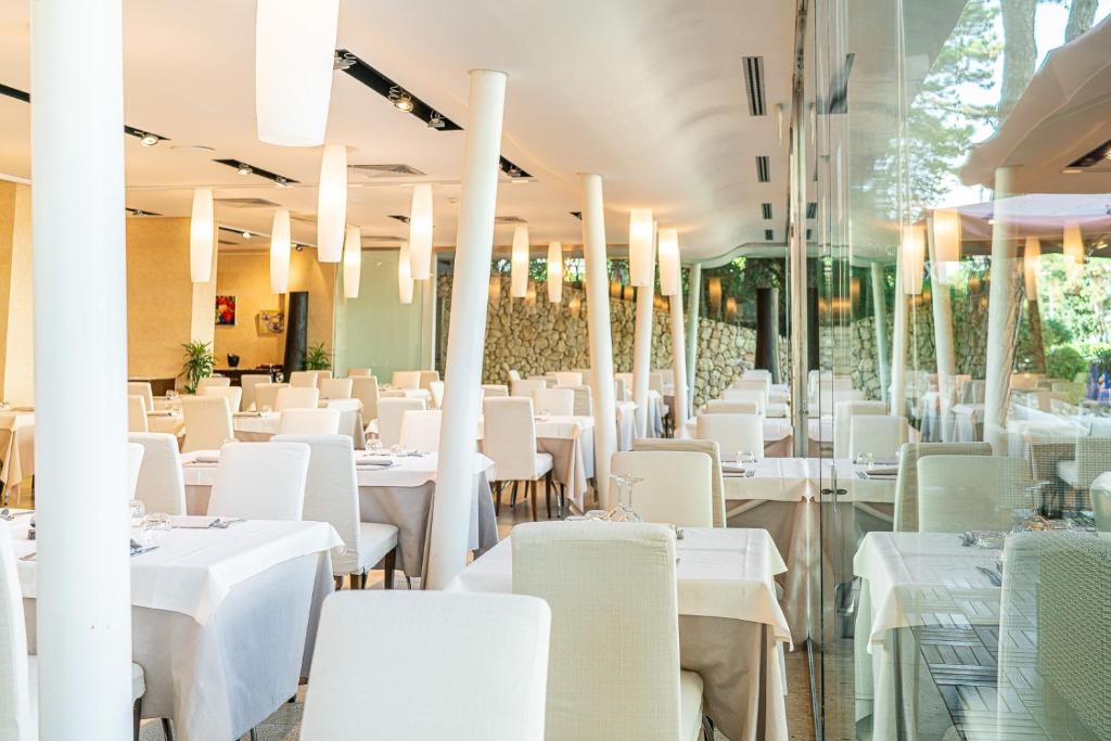 Restaurace v ubytování Hotel Rex