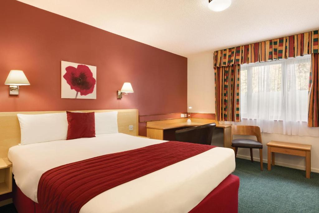 Postel nebo postele na pokoji v ubytování Days Inn Hotel Bradford - Leeds