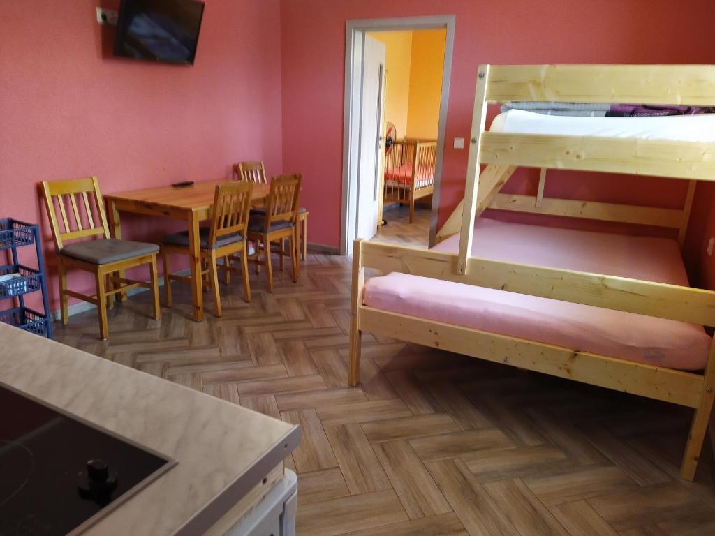 Postel nebo postele na pokoji v ubytování Apartments Klentnice U Mikulova