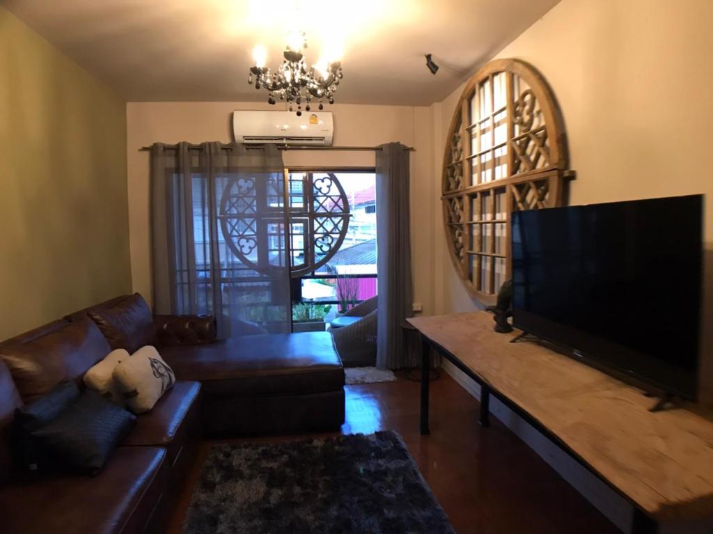 8th House @ center of Chiangmai old town - 10