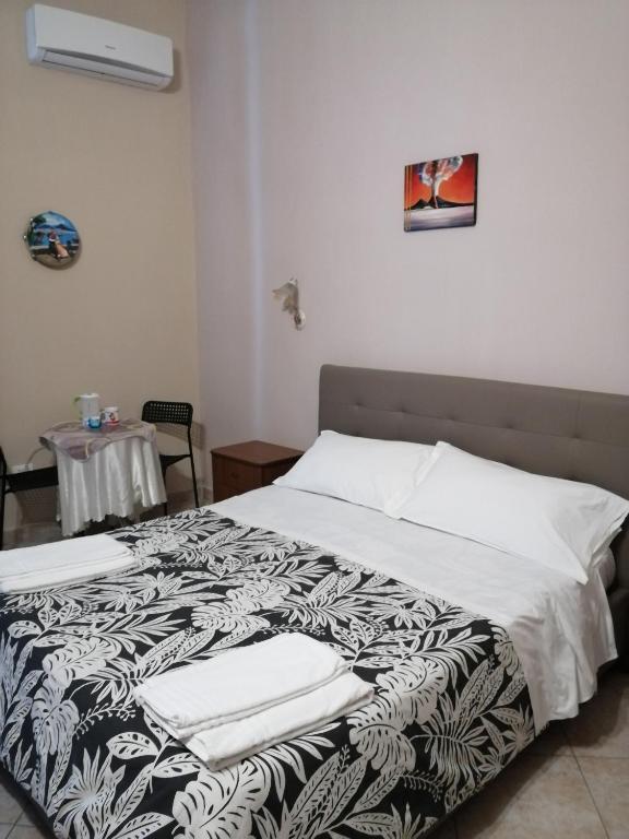 San Gaetano bed - Double Room With Private Bathroom