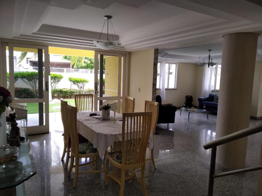  Casa de Alto Padrão - 200 mts da praia - 5/4