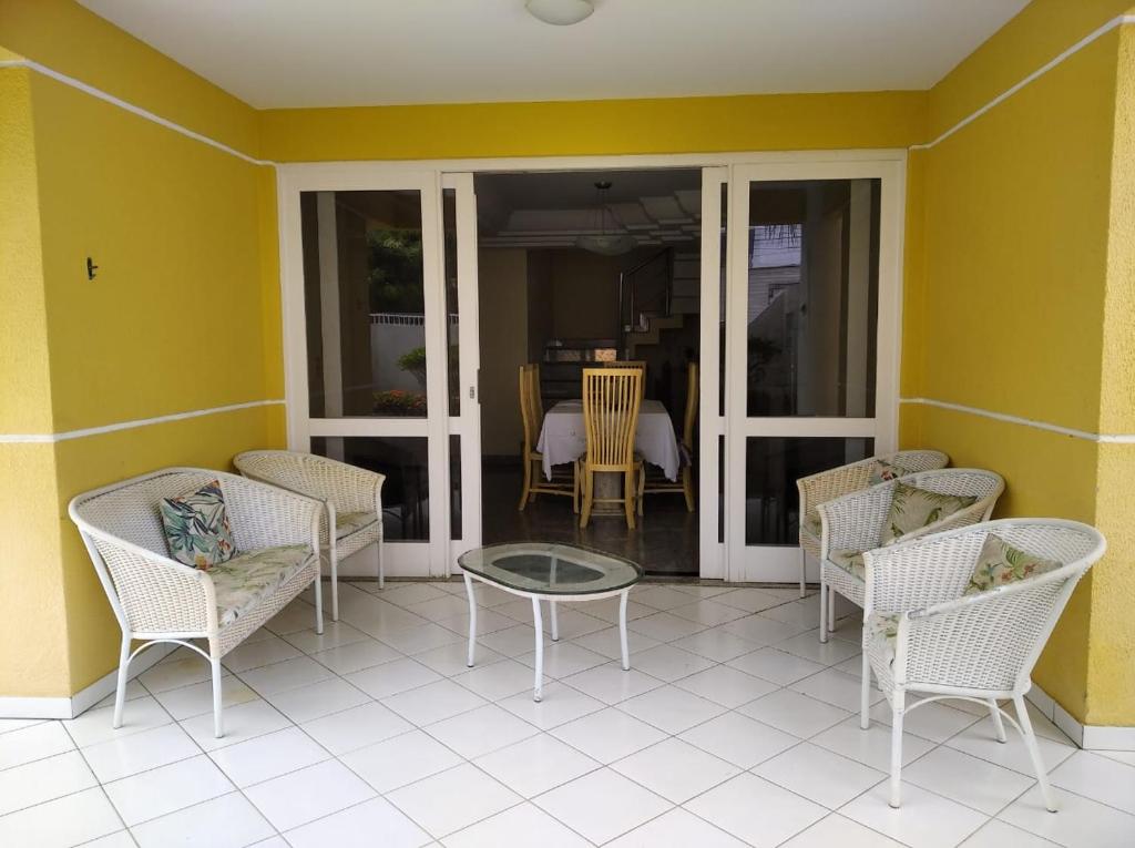  Casa de Alto Padrão - 200 mts da praia - 5/4