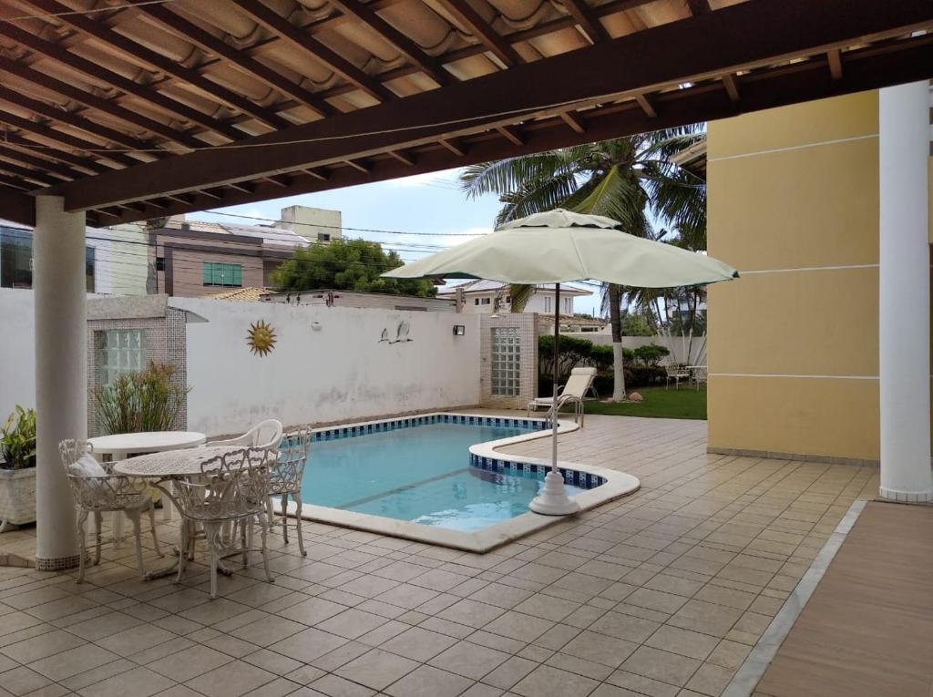  Casa de Alto Padrão - 200 mts da praia - 5/4