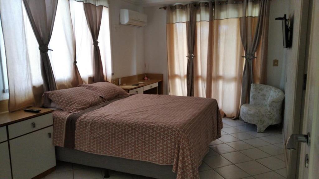  Casa de Alto Padrão - 200 mts da praia - 5/4