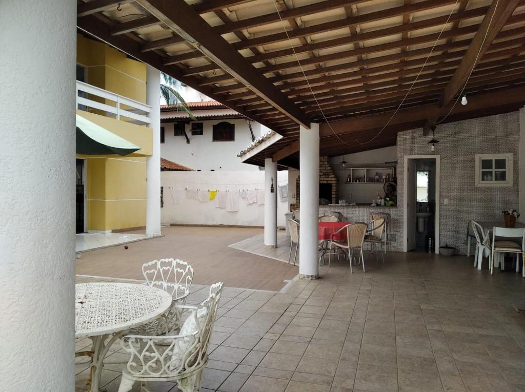  Casa de Alto Padrão - 200 mts da praia - 5/4