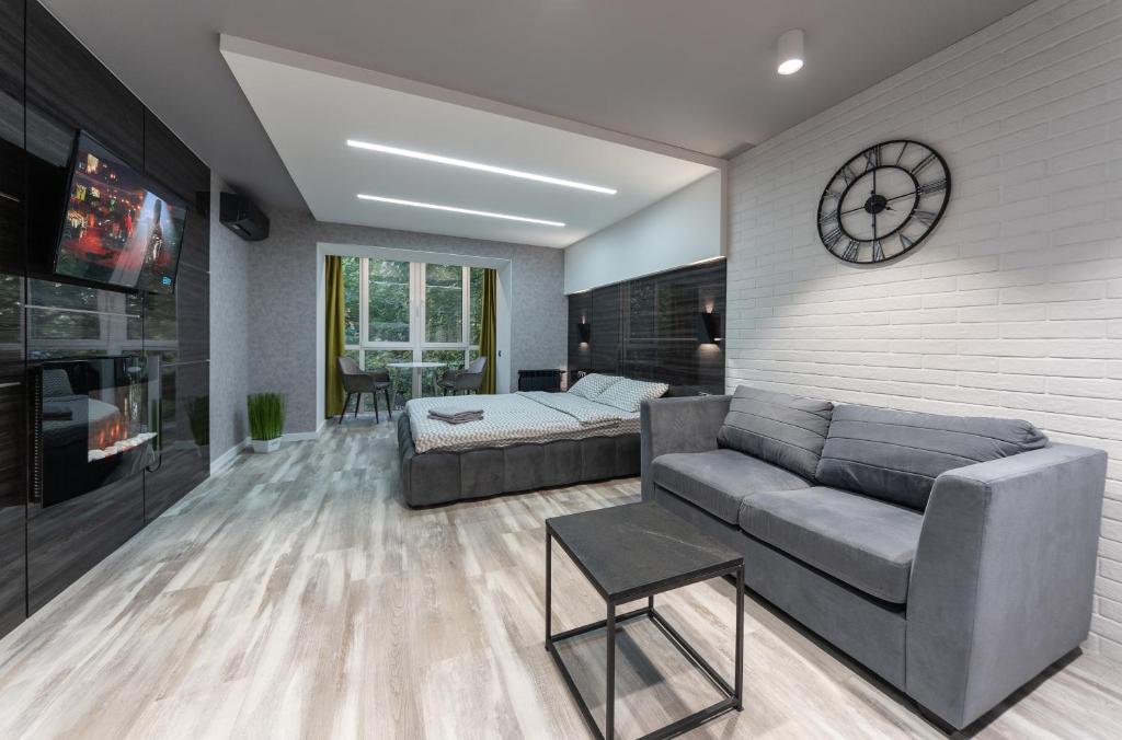 Luxrent Kreshatik Arenacity SkyBar photo 4