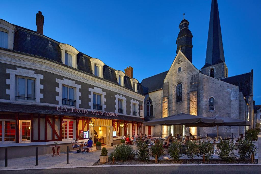 Relais des Trois Châteaux Hôtel-Restaurant - Teritoria - Housity