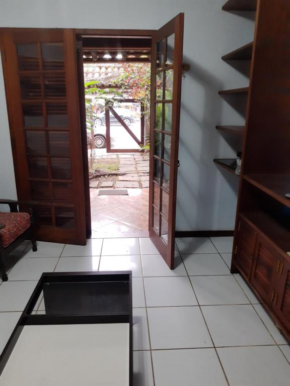  Casa para temporada Portal das Artes com 02 quartos