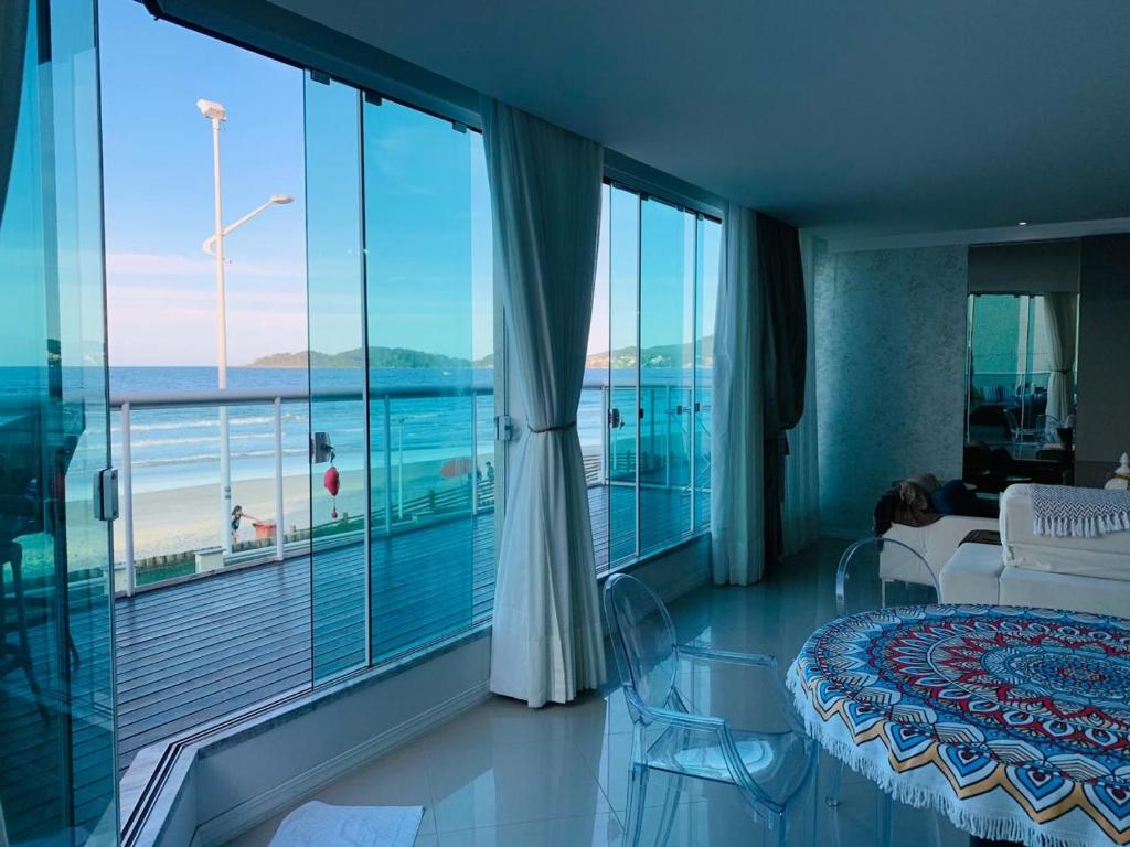  Apartamento Frente Mar Bombinhas/SC