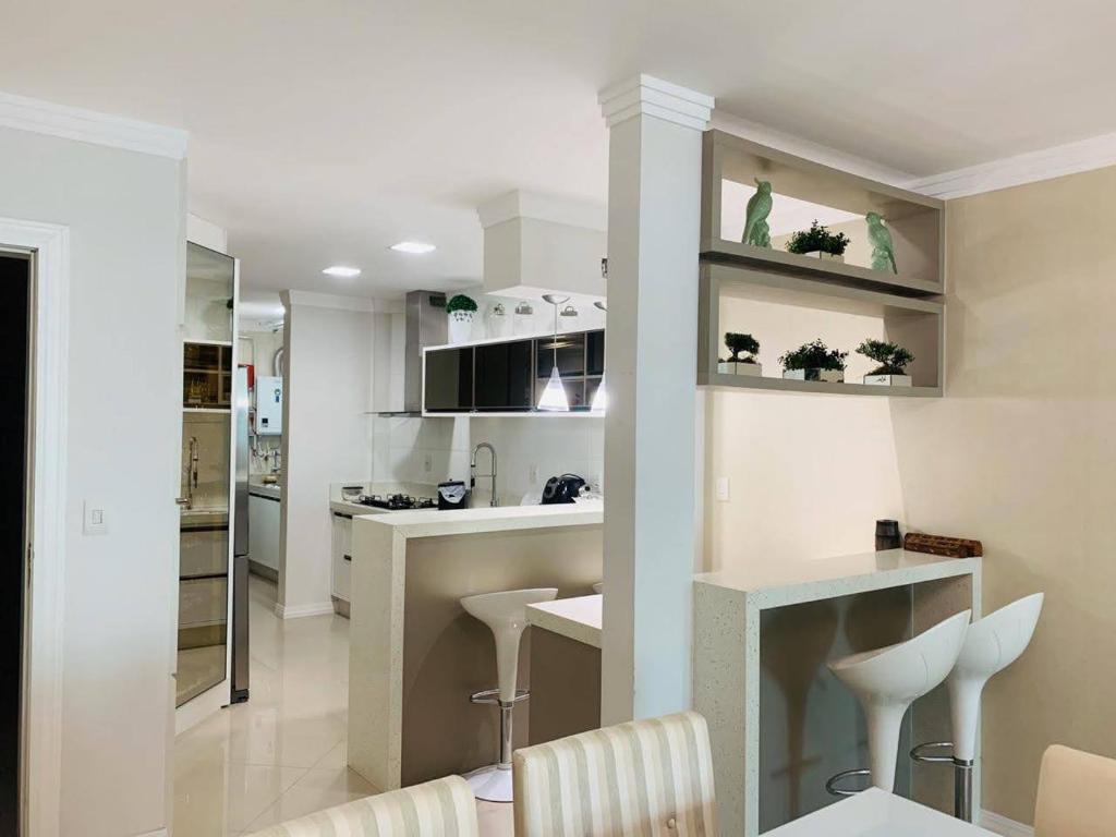  Apartamento Frente Mar Bombinhas/SC