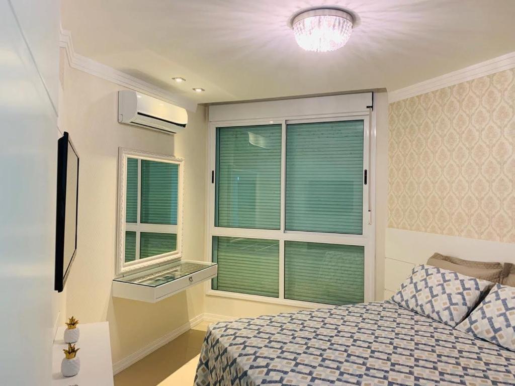  Apartamento Frente Mar Bombinhas/SC