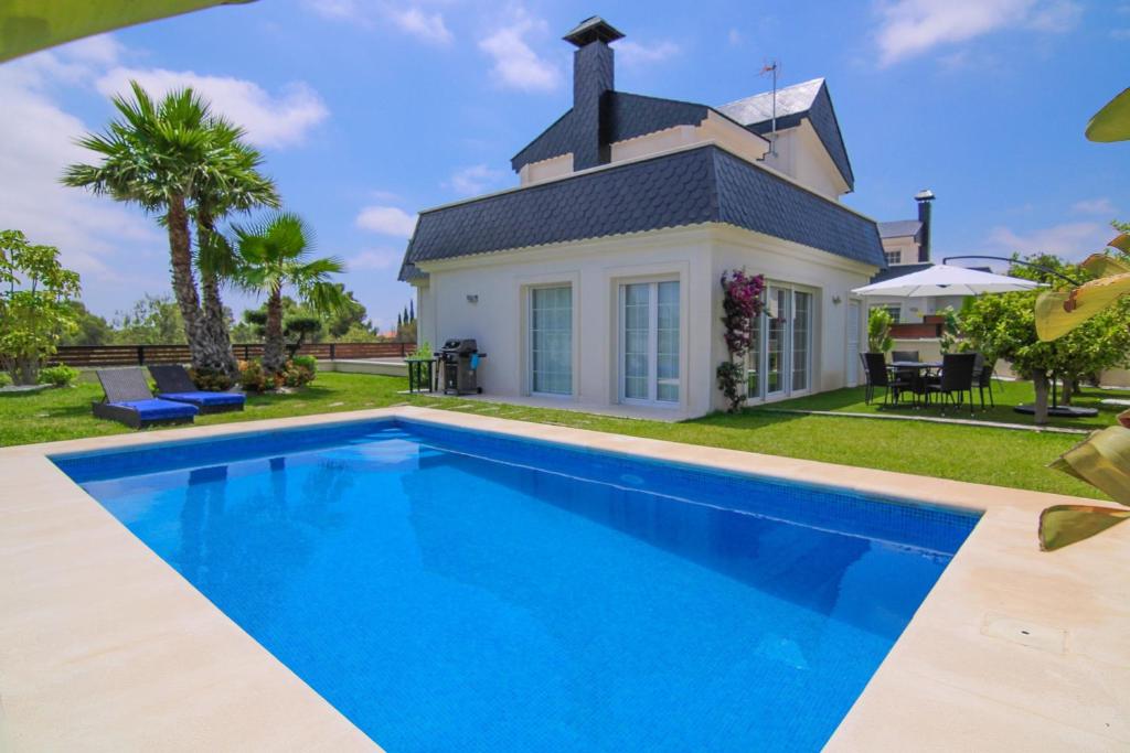 Villa con piscina privada - Polop, Polop – Prezzi aggiornati ...