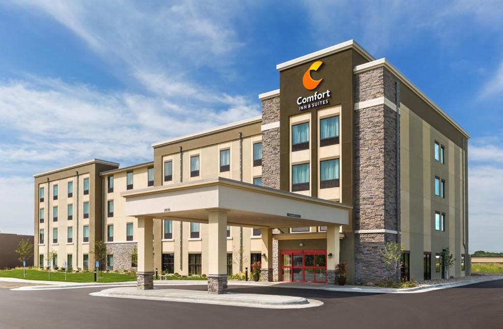 a rendering of a cranberry hotel at Comfort Inn & Suites West - Medical Center in Rochester