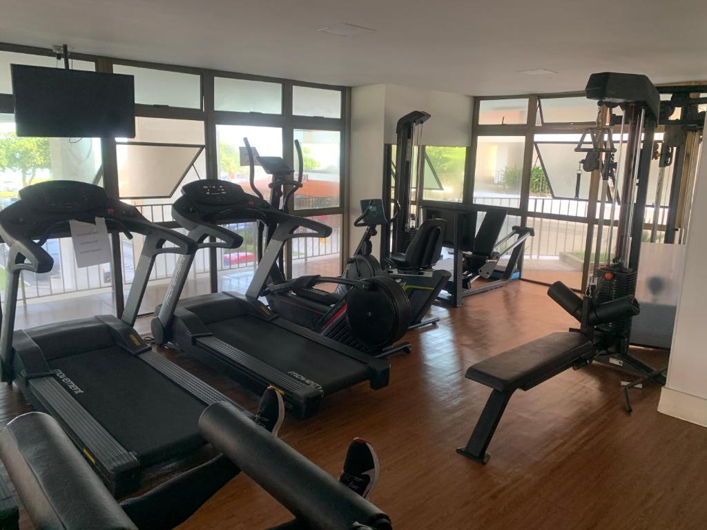  Flat com 65 metros; sala; duas suítes; cozinha Recém-reformado