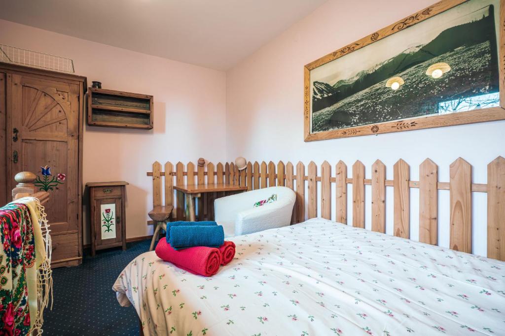 Posteľ alebo postele v izbe v ubytovaní Nasza Chata - Pokoje i Apartamenty
