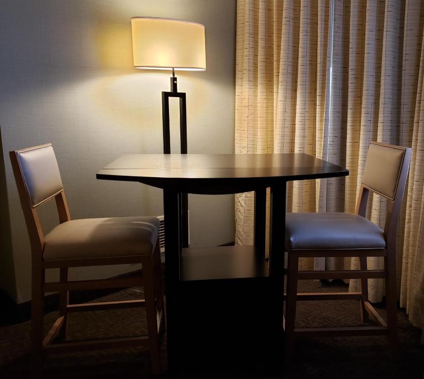 Posezení v ubytování Coast Kamloops Hotel & Conference Centre