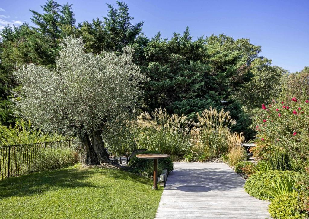 Best Western Plus Le Lavarin - Resim 14