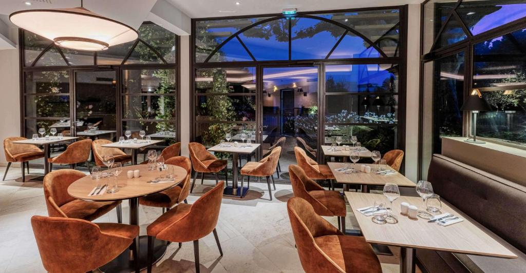 Restaurace v ubytování Best Western Plus Le Lavarin