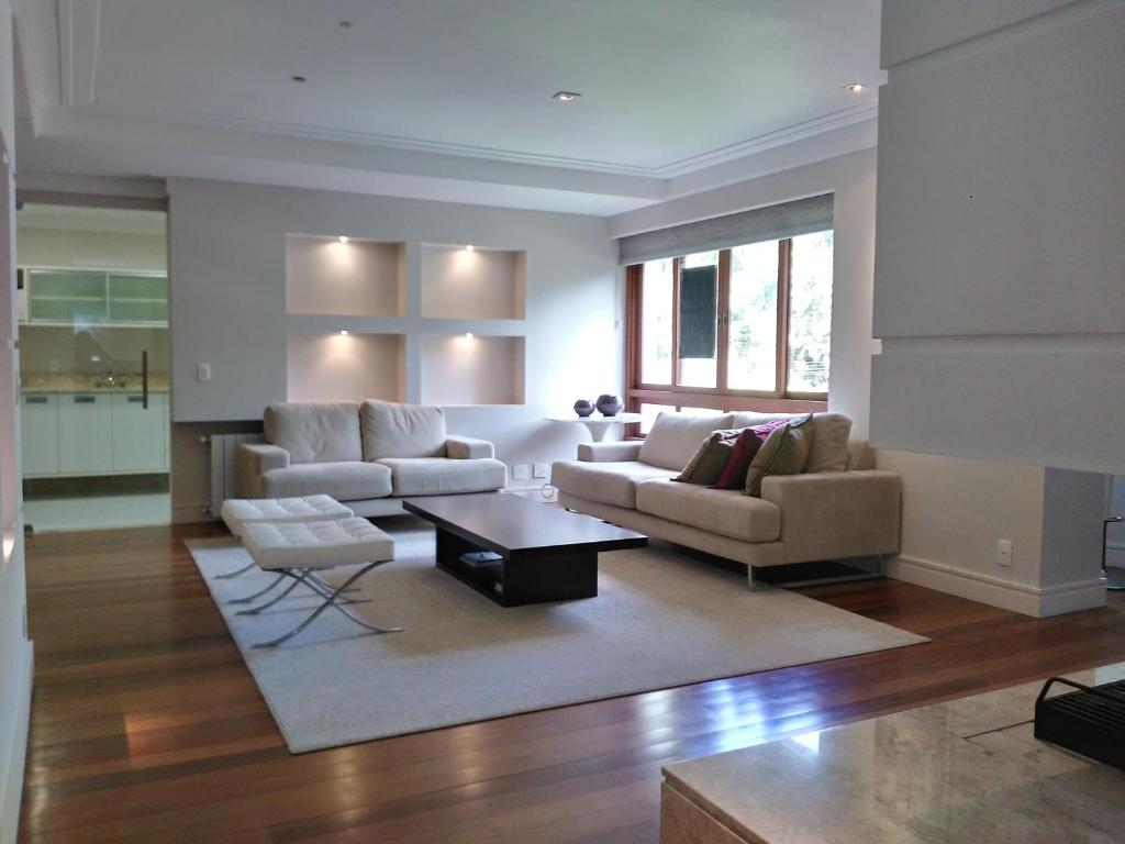 Cobertura Duplex Alto Padrão com Hidromassagem  Cobertura Duplex Alto Padrão com Hidromassagem