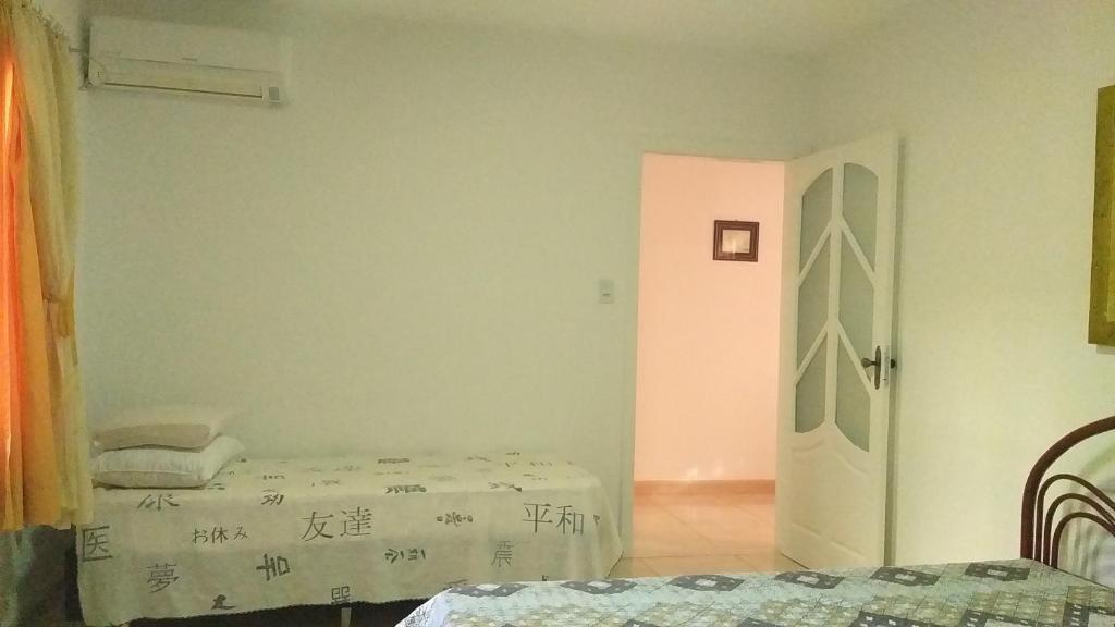  CASA 01 DORM TERRENO COMPARTIDO