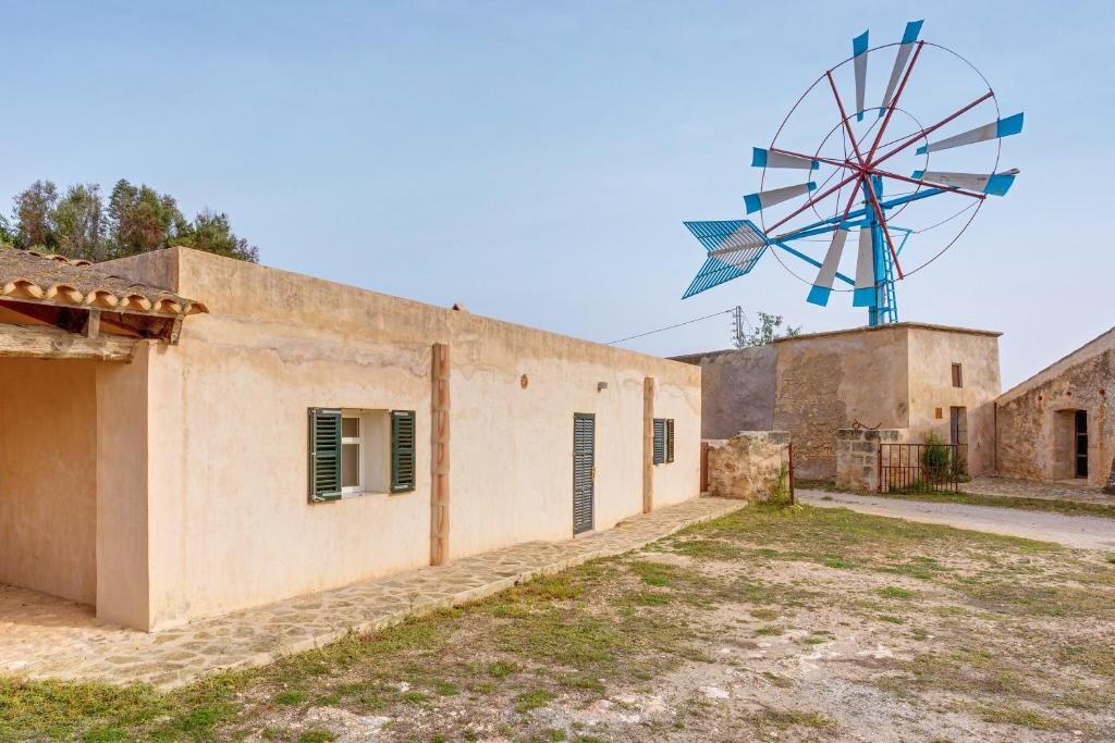 The building in which the holiday home is located